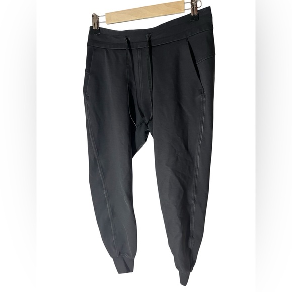 Lululemon Men's Black Jogger Pants - Picture 1 of 7